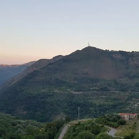 לינה וארוחת בוקר Serena 3*