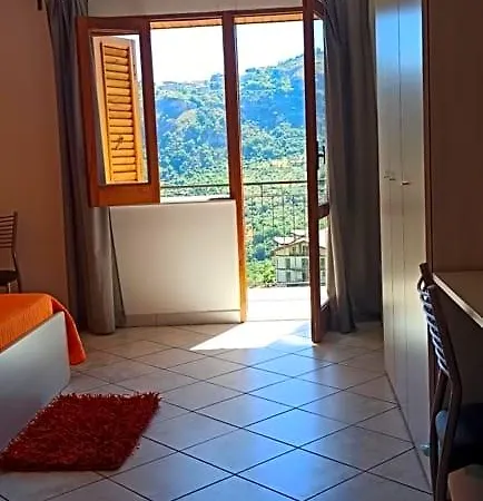 Serena Nocleg ze śniadaniem Longi