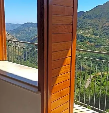 Serena Bed & Breakfast Longi